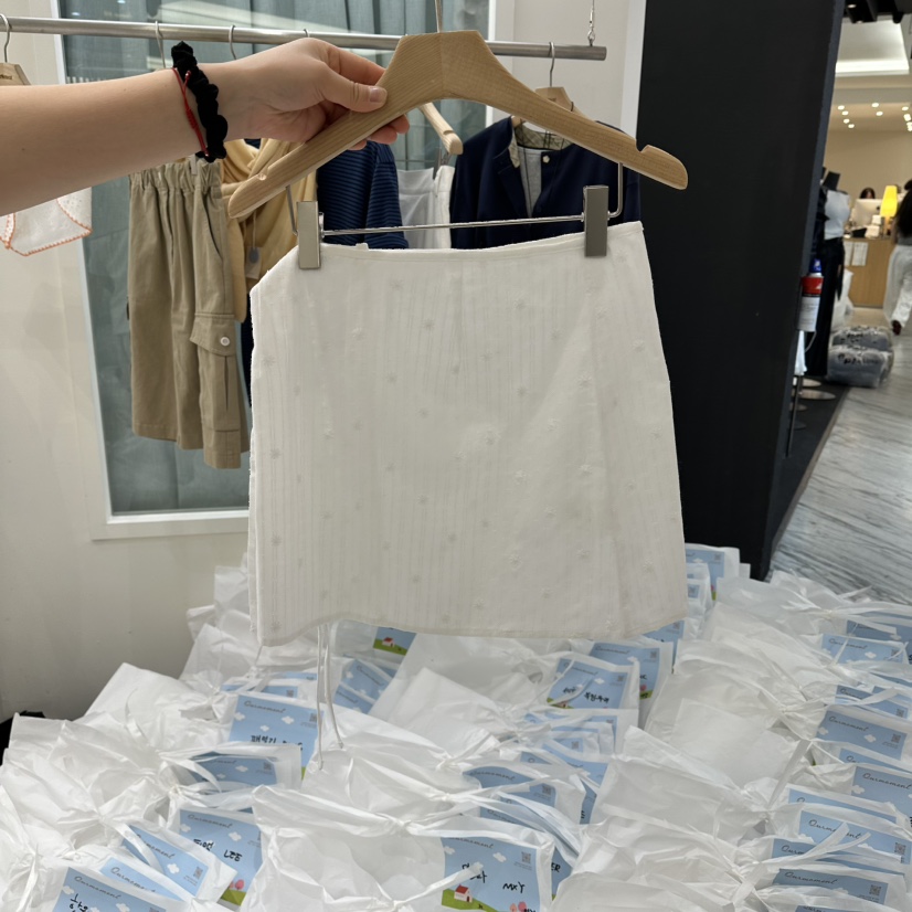 OURMOMENT韓國直郵女士新款26春夏職業推薦人氣時尚休閑短裙OURMOMENT短裙