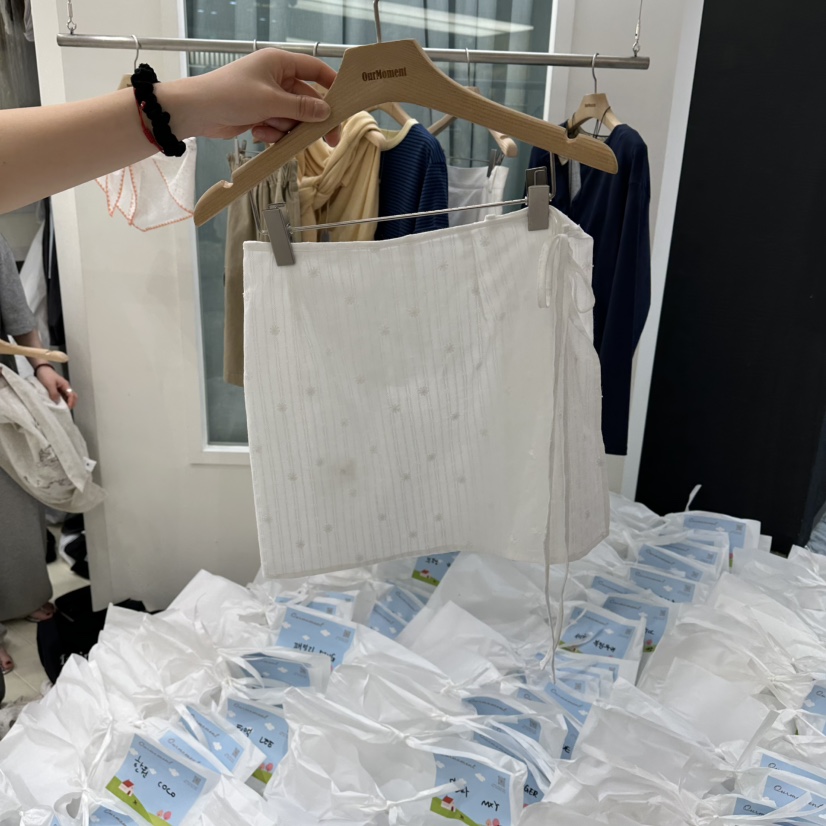 OURMOMENT韓國直郵女士新款26春夏職業推薦人氣時尚休閑短裙OURMOMENT短裙圖色1