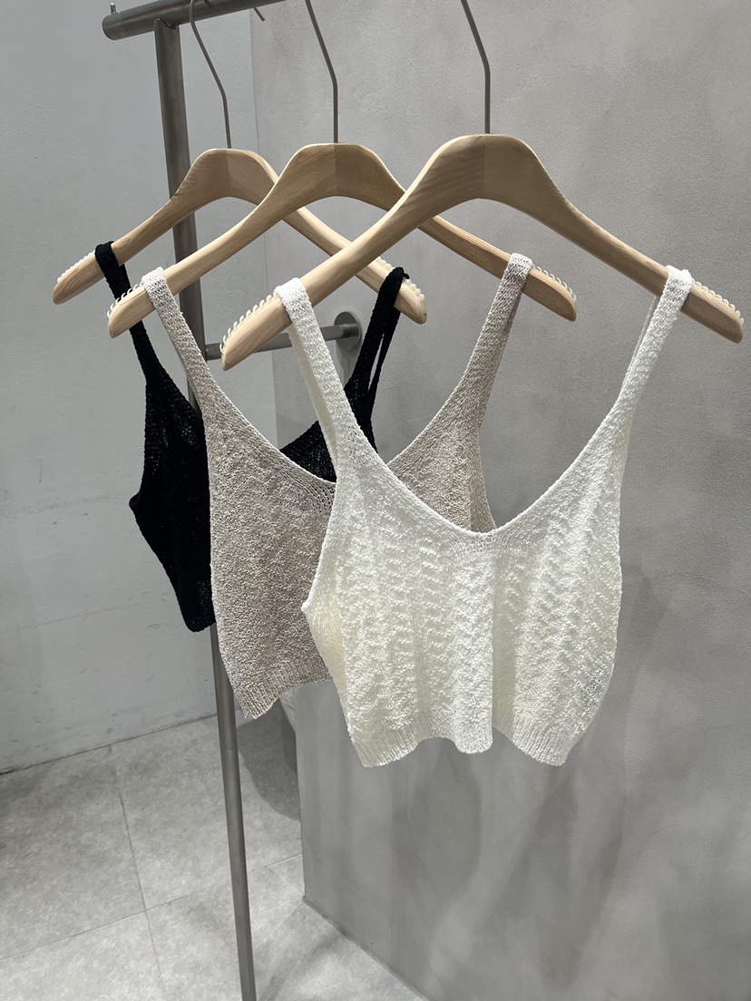 EVERCOMMERCE METICULOUSLY DESIGNED韓國東大門直郵女裝新品人氣吊帶背心奶油色EVERCOMMERCE METICULOUSLY DESIGNED吊帶/背心