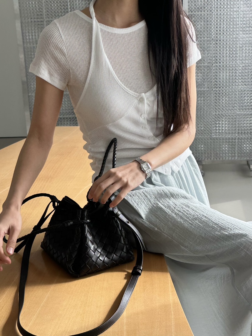 LE VASE韓國東大門直郵女裝新款人氣職業推薦休閑26春夏T恤LE VASET恤