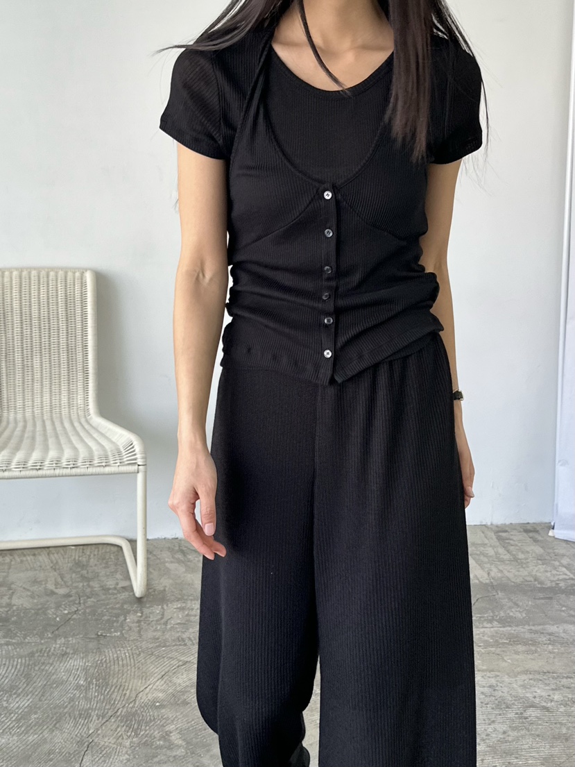 LE VASE韓國東大門直郵女裝新款人氣職業推薦休閑26春夏T恤LE VASET恤圖色1