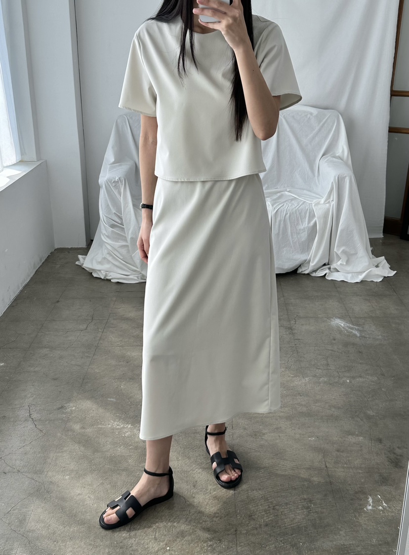 LE VASE韓國直郵實拍女士新款時尚推薦休閑熱賣人氣長裙LE VASE長裙