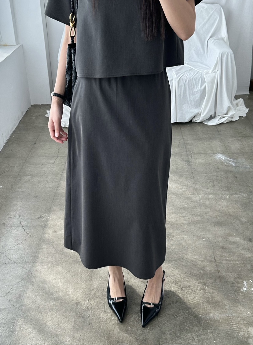 LE VASE韓國直郵實拍女士新款時尚推薦休閑熱賣人氣長裙LE VASE長裙