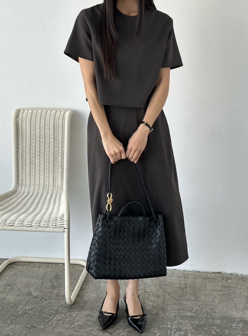 LE VASE韓國直郵實拍女士新款時尚推薦休閑熱賣人氣長裙LE VASE長裙