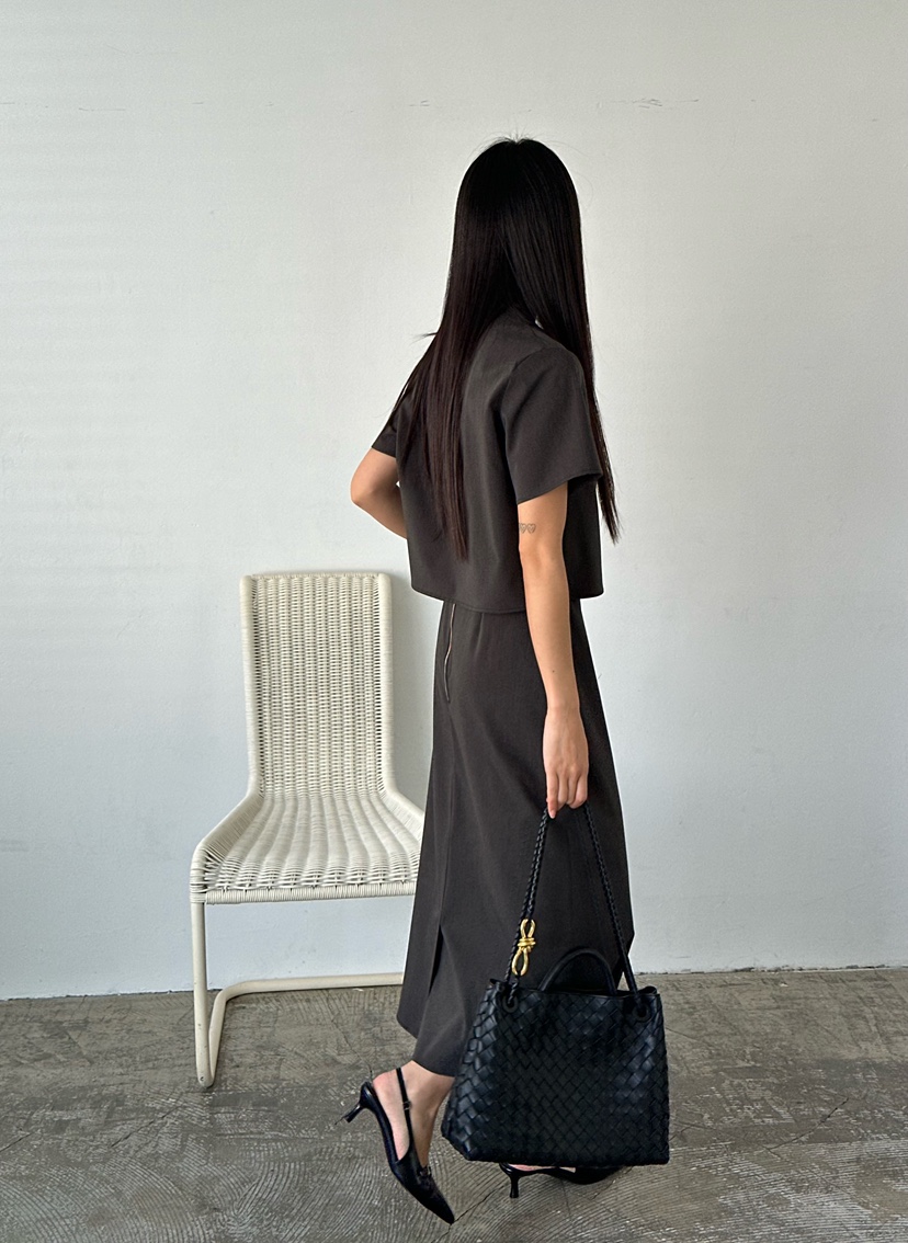 LE VASE韓國直郵實拍女士新款時尚推薦休閑熱賣人氣長裙LE VASE長裙