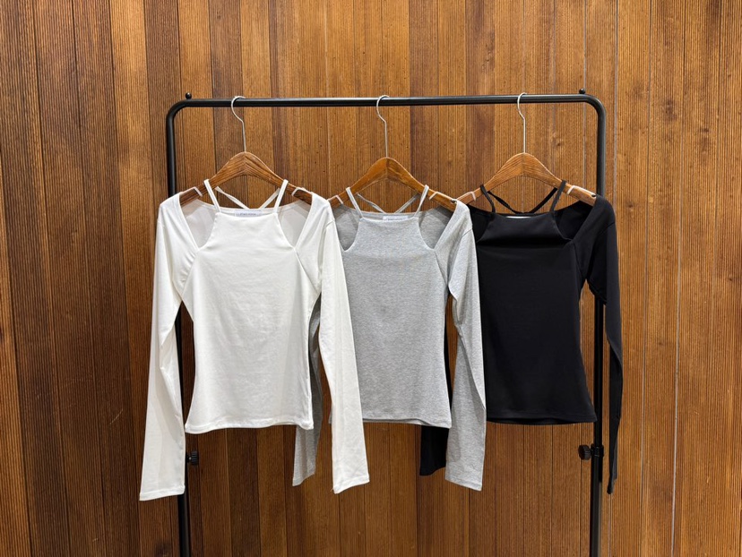 2TWO MOON韓國東大門直郵女士新款時尚26春夏長袖T恤露肩2TWO MOON長袖T恤