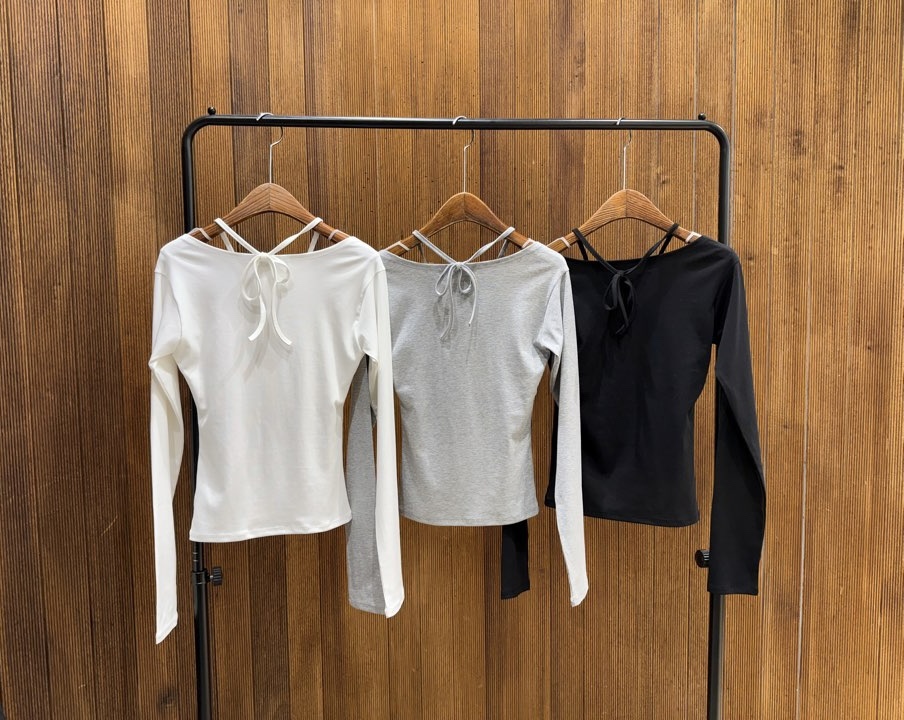 2TWO MOON韓國東大門直郵女士新款時尚26春夏長袖T恤露肩2TWO MOON長袖T恤