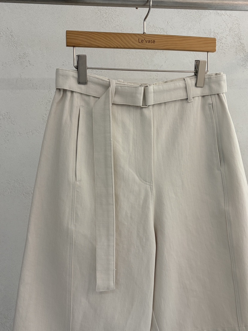 LE VASE韓國代購女裝新品26春夏人氣職業熱賣短褲含腰帶LE VASE短褲