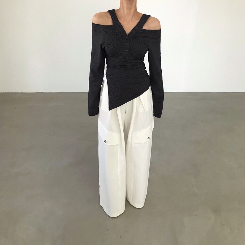 2TWO MOON韓國直郵實拍女裝新品職業推薦長袖T恤露肩連帽2TWO MOON長袖T恤