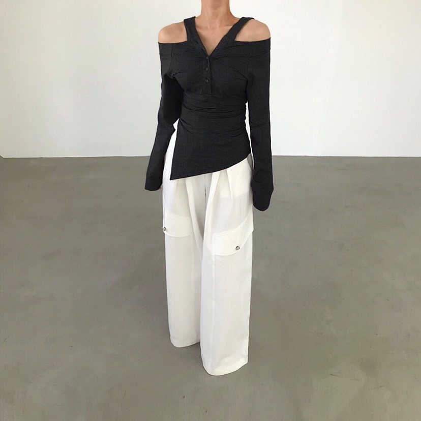 2TWO MOON韓國直郵實拍女裝新品職業推薦長袖T恤露肩連帽2TWO MOON長袖T恤圖色1