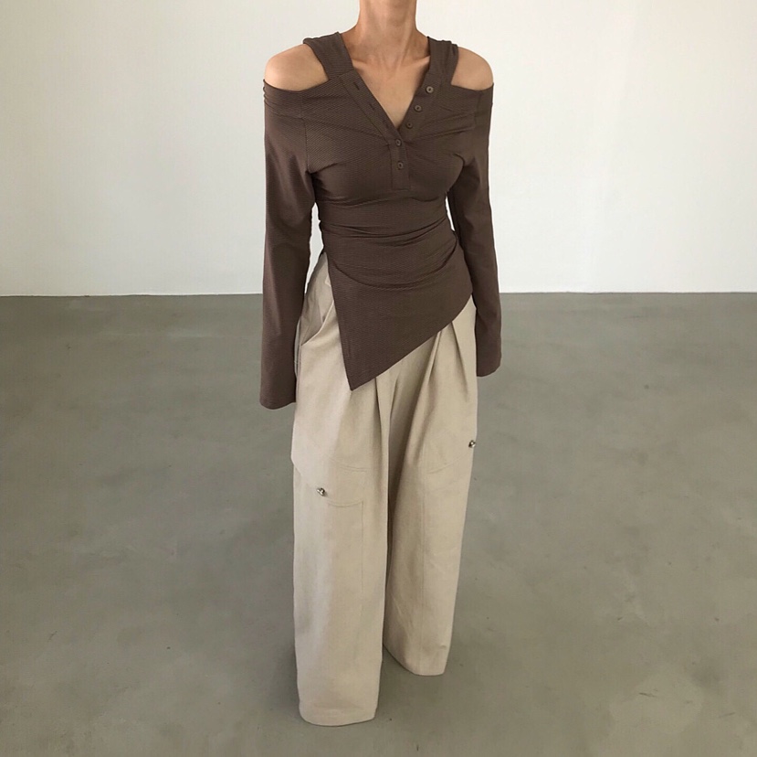 2TWO MOON韓國直郵實拍女裝新品職業推薦長袖T恤露肩連帽2TWO MOON長袖T恤圖色3