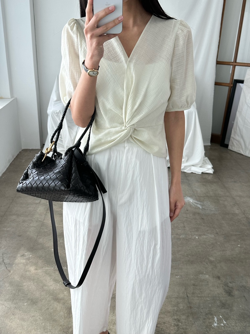 LE VASE韓國東大門直郵女士新款時尚職業推薦襯衫蕾絲衫LE VASE襯衫/蕾絲衫