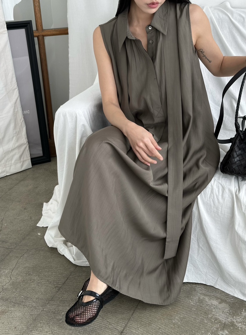 LE VASE韓國直郵實拍女士新款推薦人氣26春夏連衣裙含腰帶LE VASE連衣裙