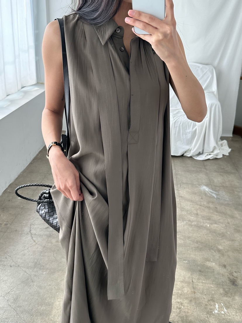 LE VASE韓國直郵實拍女士新款推薦人氣26春夏連衣裙含腰帶LE VASE連衣裙