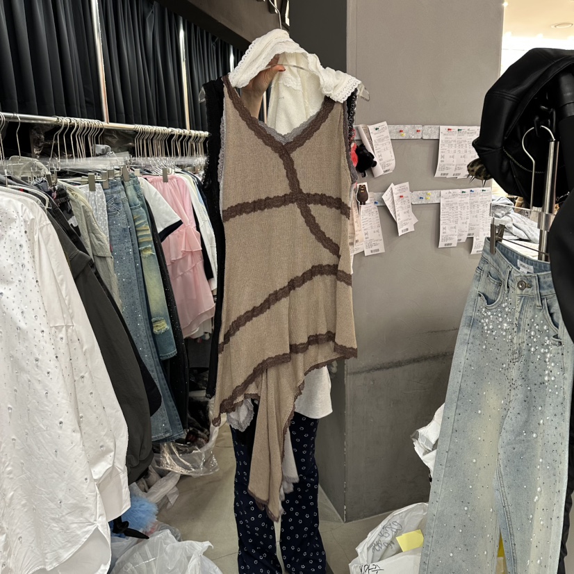 MOMAZU韓國代購女士新品推薦休閑職業吊帶背心不對稱蕾絲MOMAZU吊帶/背心圖色2