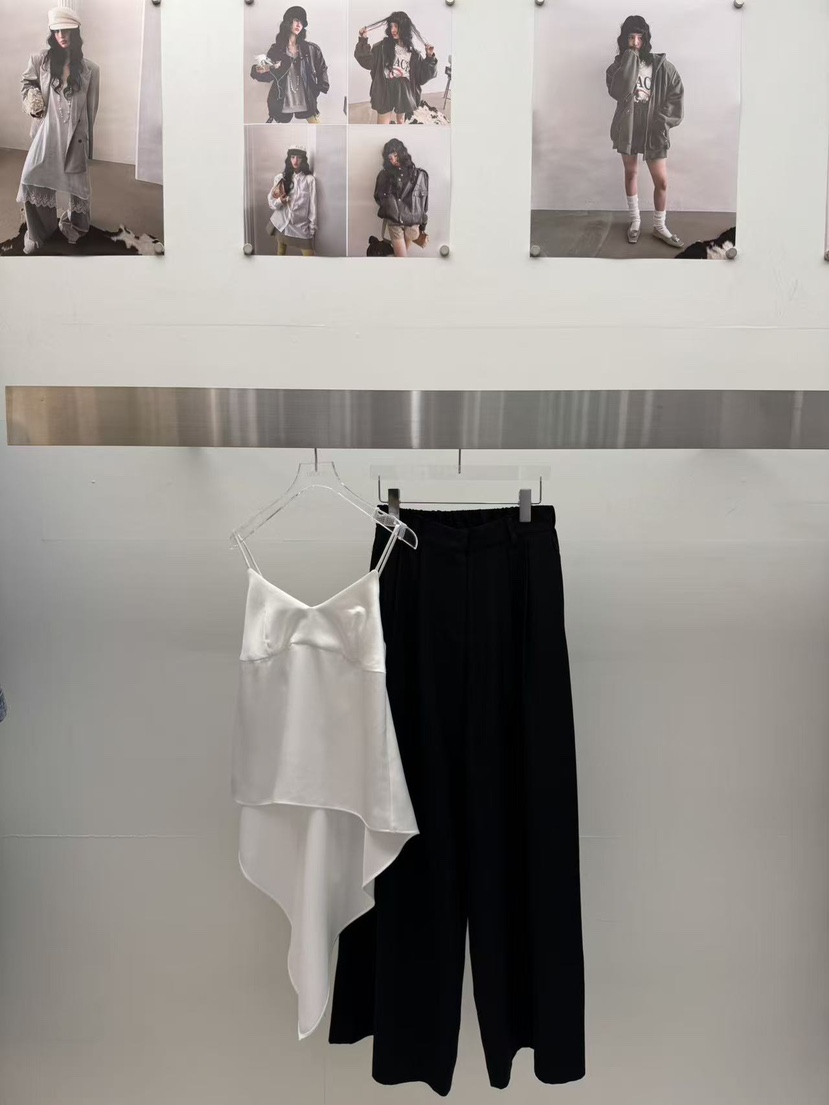 AMOOD東大門實拍女裝新款熱賣26春夏真品推薦吊帶背心緞面AMOOD吊帶/背心