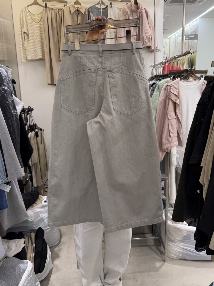 THE SIL韓國直郵實拍女士新款熱賣職業人氣短褲包含腰帶THE SIL/1 2ILLY短褲