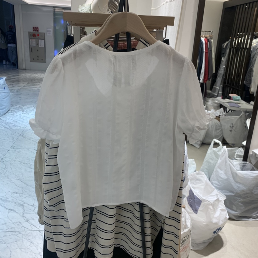 RAWROW韓國東大門代購女裝新款人氣時尚推薦熱賣襯衫蕾絲衫RAWROW襯衫/蕾絲衫