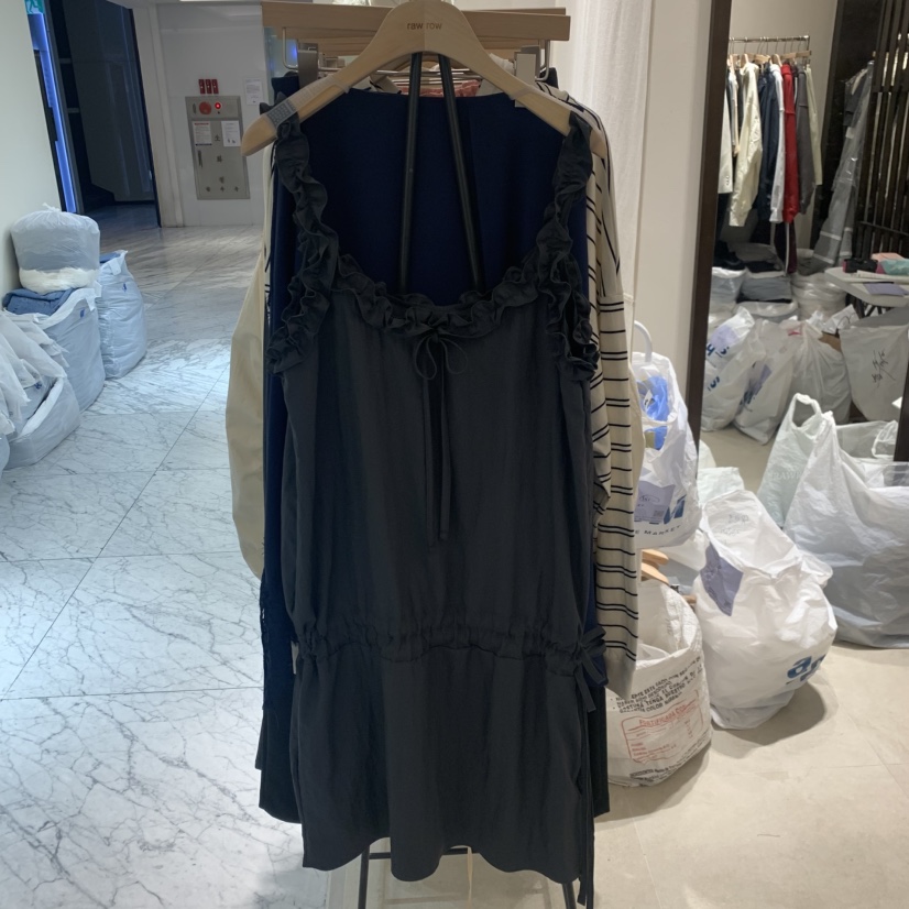 RAWROW韓國代購女士新款推薦時尚熱賣職業休閑連衣裙荷葉邊RAWROW連衣裙圖色2