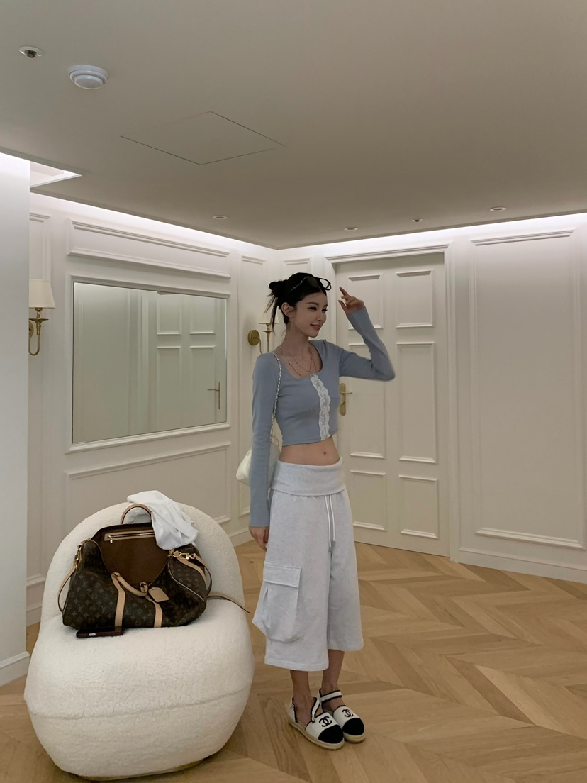 VIRKIN韓國直郵實拍女士新款熱賣職業休閑時尚推薦長袖T恤VIRKIN長袖T恤