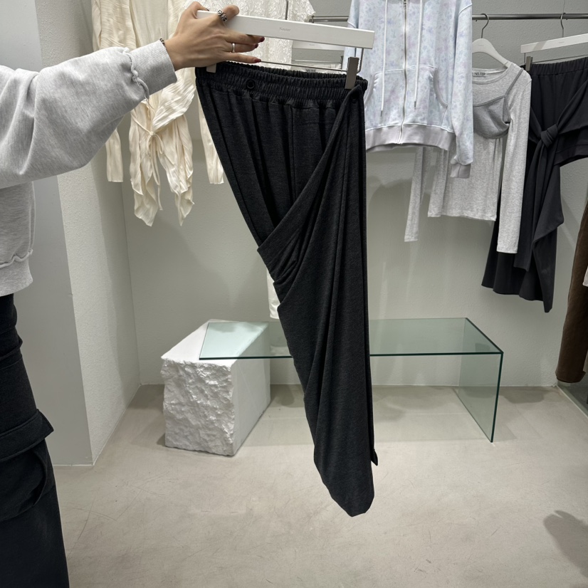 NEUTER韓國代購女士新品職業熱賣時尚人氣26春夏休閑長裙NEUTER長裙圖色2墨色