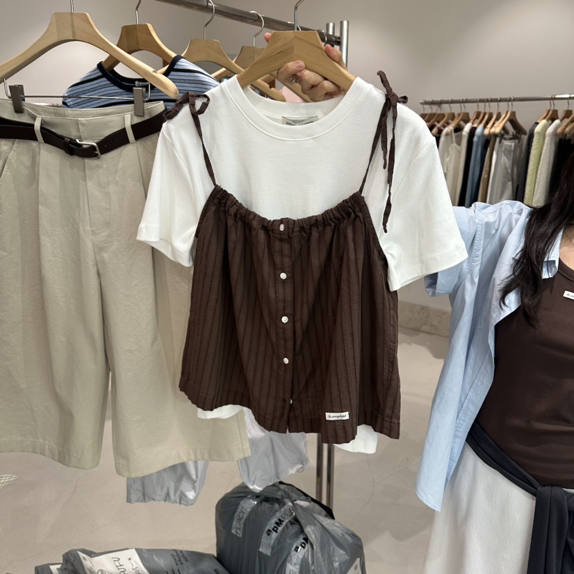 ANDMORE BUTTON韓國直郵實拍女裝新品休閑吊帶背心不含內搭褶皺ANDMORE BUTTON吊帶/背心圖色2