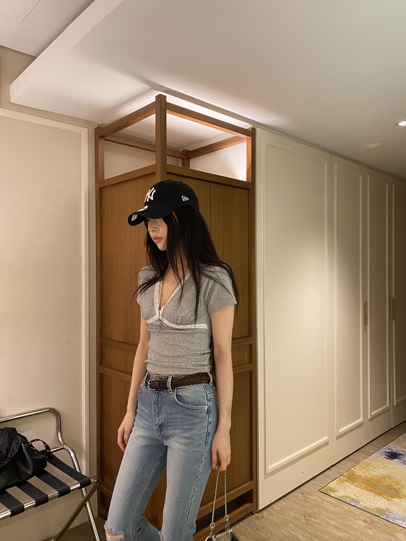 FOUREIGHT韓國東大門直郵女裝新款推薦時尚休閑人氣26春夏T恤FOUR EIGHTT恤