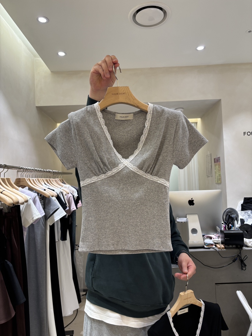 FOUREIGHT韓國東大門直郵女裝新款推薦時尚休閑人氣26春夏T恤FOUR EIGHTT恤圖色2