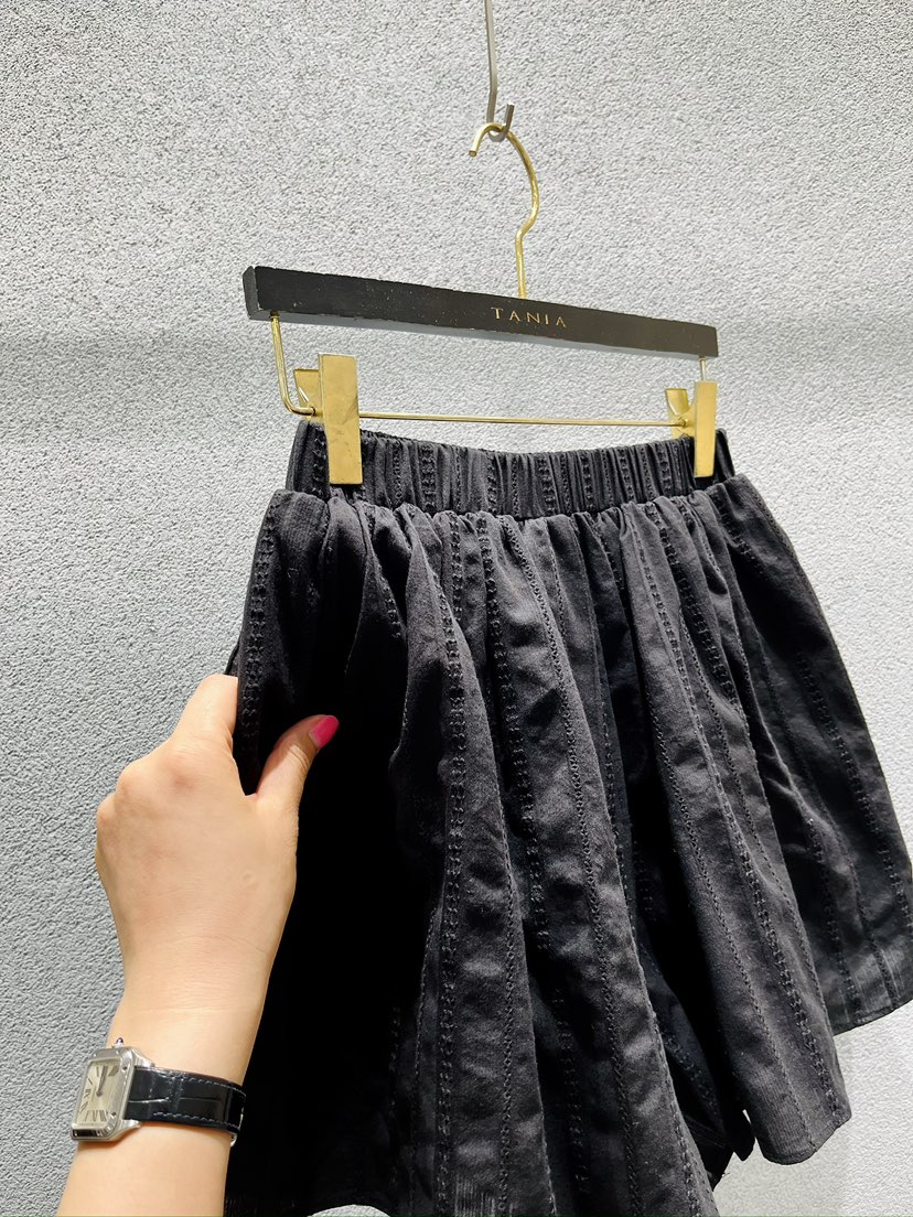 TANIA韓國直郵女裝新款26春夏休閑時尚熱賣人氣職業推薦短褲TANIA短褲