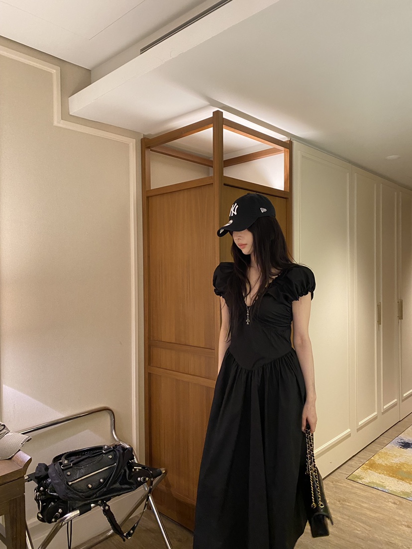 FOUREIGHT韓國東大門代購女裝新款26春夏推薦人氣時尚連衣裙FOUR EIGHT連衣裙