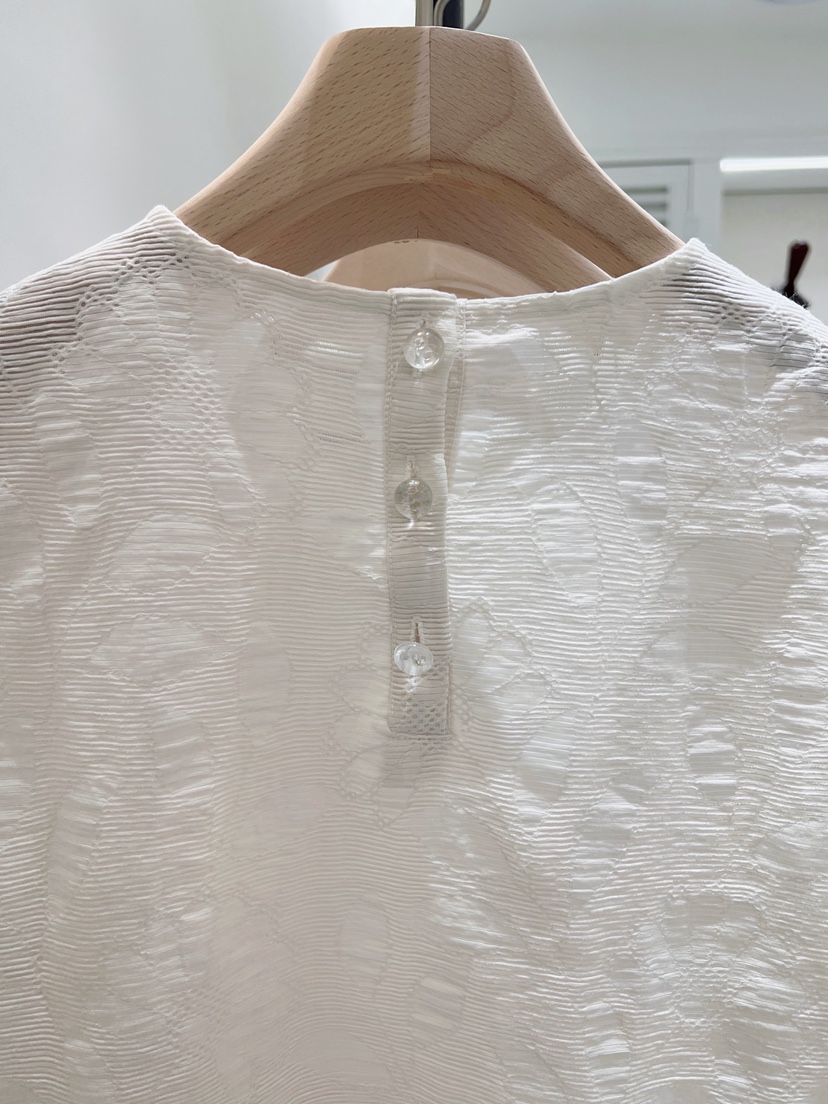 LOVE ROSIE韓國東大門直郵女裝新款熱賣襯衫蕾絲衫泡泡袖LOVE ROSIE襯衫/蕾絲衫