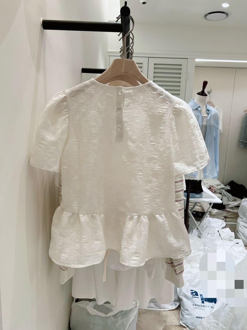 LOVE ROSIE韓國東大門直郵女裝新款熱賣襯衫蕾絲衫泡泡袖LOVE ROSIE襯衫/蕾絲衫圖色3