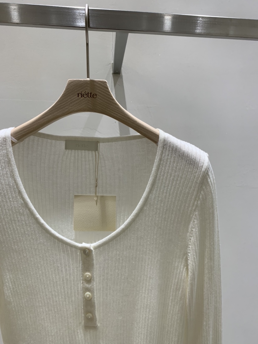RIETTE韓國直郵女裝新款時尚職業26春夏休閑推薦熱賣長袖T恤RIETTE長袖T恤