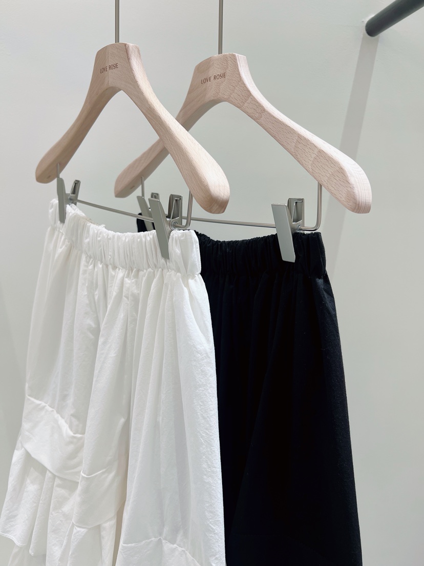 LOVE ROSIE韓國東大門直郵女裝新款熱賣人氣休閑時尚長裙LOVE ROSIE長裙