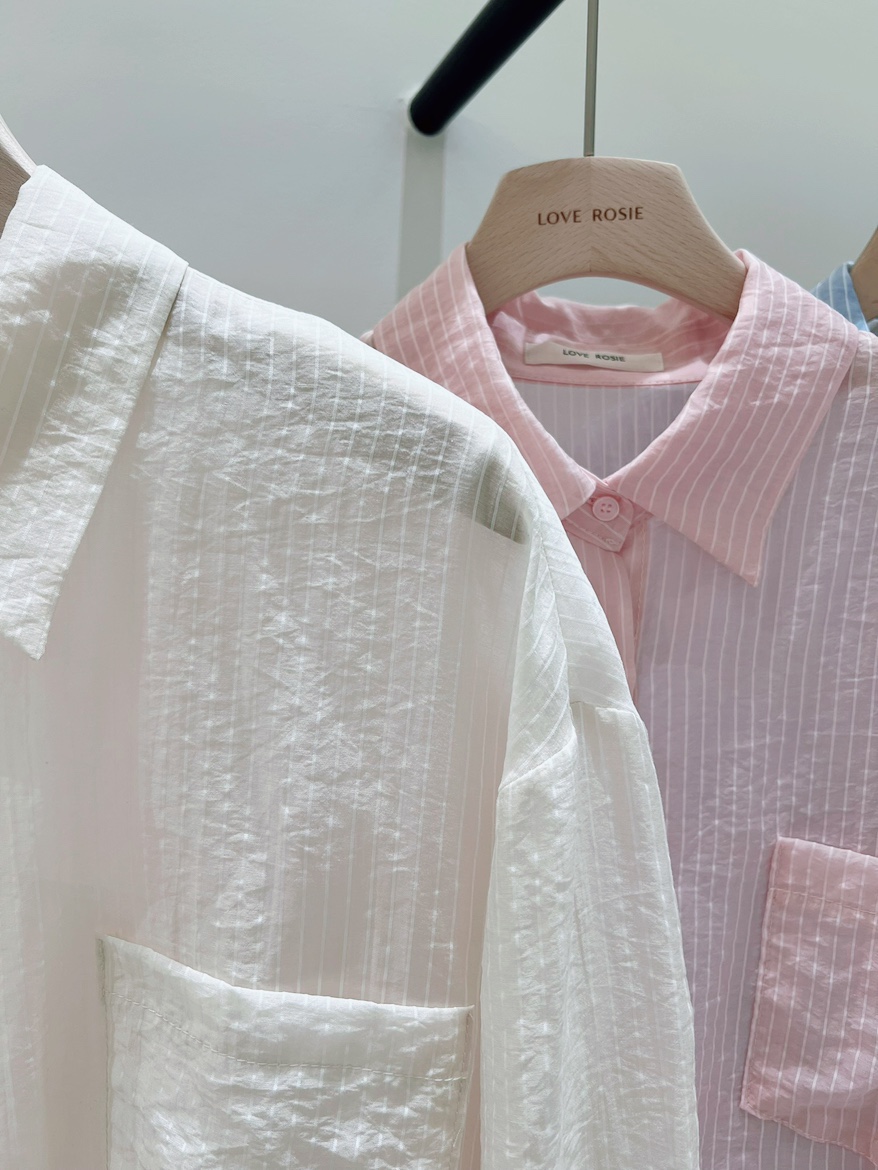 LOVE ROSIE韓國東大門直郵女裝新款人氣26春夏襯衫蕾絲衫條紋LOVE ROSIE襯衫/蕾絲衫