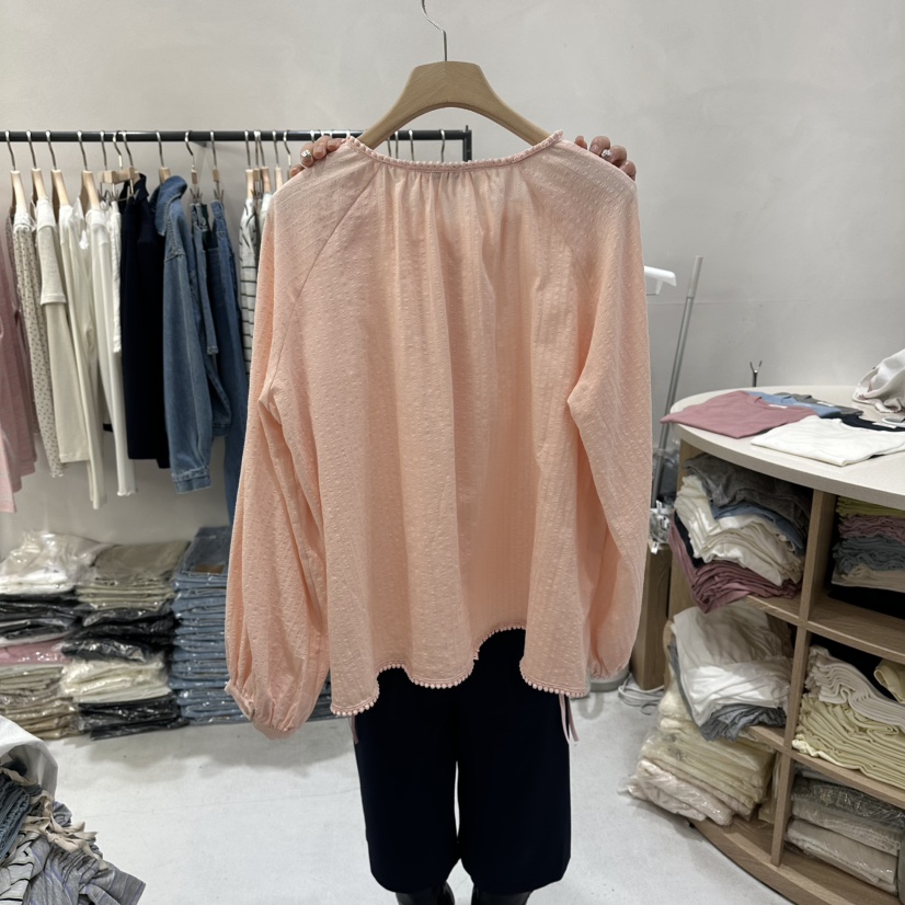 AURA韓國直郵實拍女士新款人氣推薦休閑襯衫蕾絲衫不含配飾Au ra襯衫/蕾絲衫