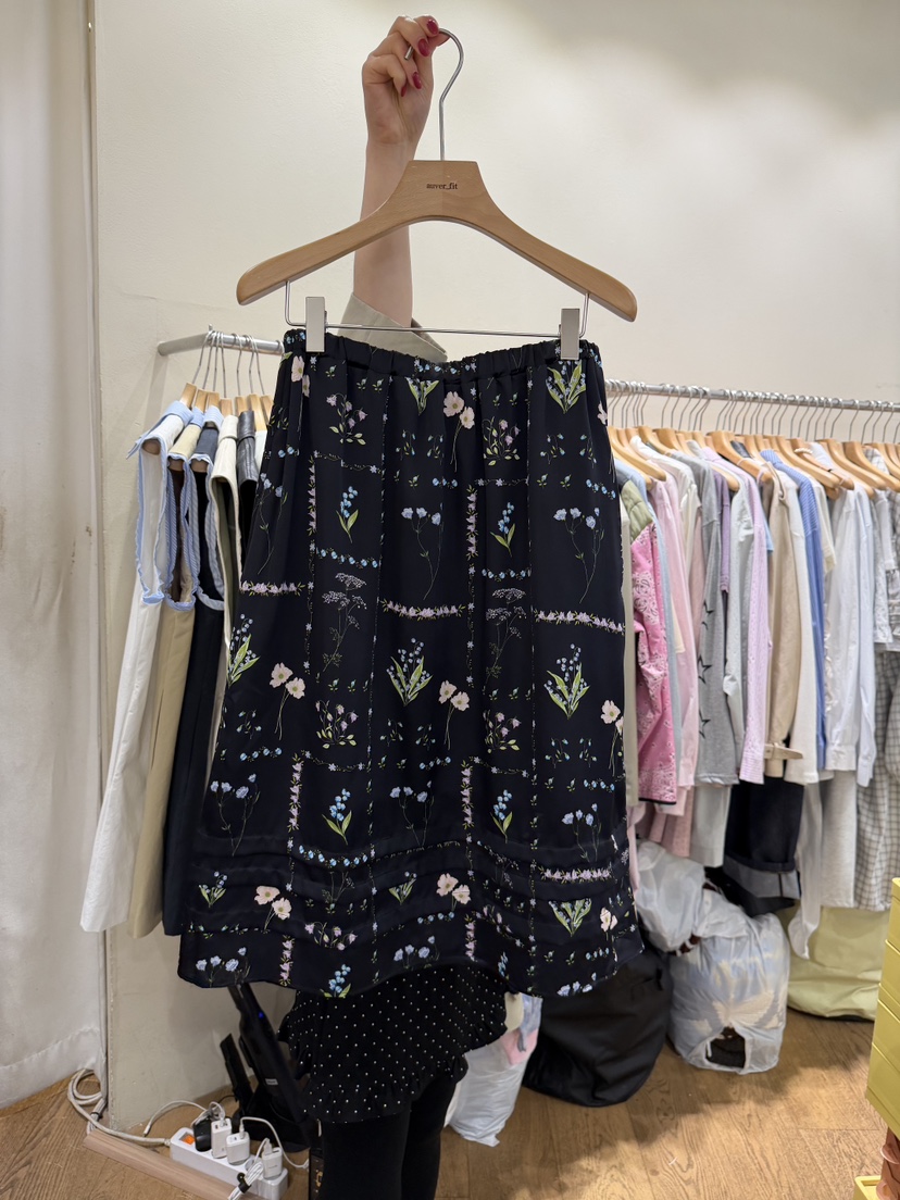 AUVERFIT韓國代購女裝新品人氣推薦休閑時尚長裙花朵褶裥AUVERFIT長裙圖色2