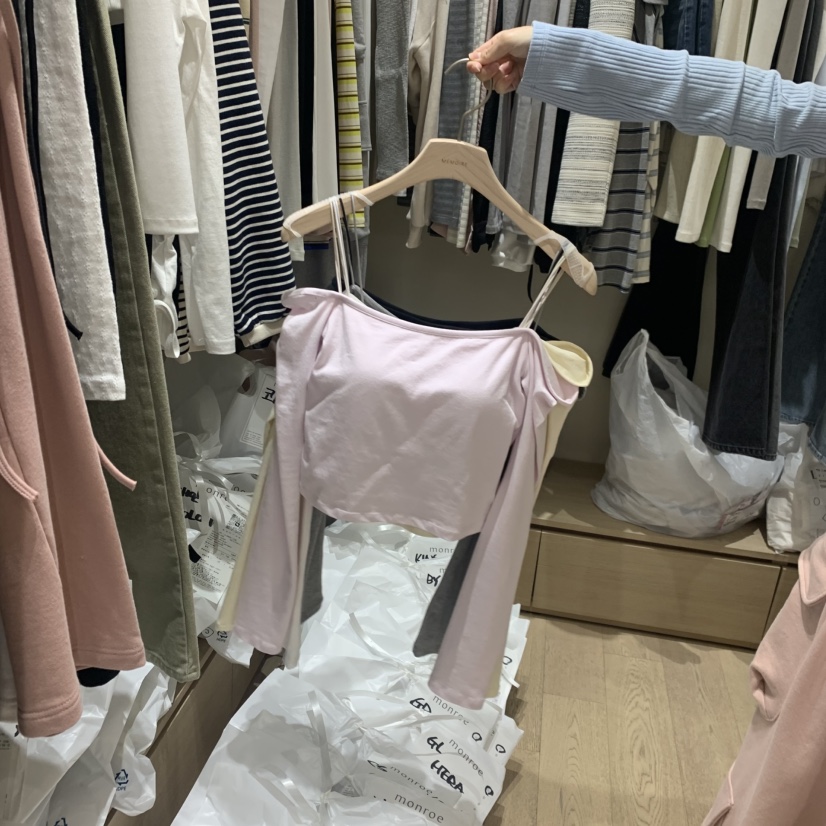 MEMOIRE韓國東大門代購女士新款職業26春夏人氣長袖T恤露肩MEMOIRE長袖T恤圖色1