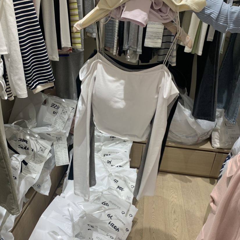 MEMOIRE韓國東大門代購女士新款職業26春夏人氣長袖T恤露肩MEMOIRE長袖T恤圖色2