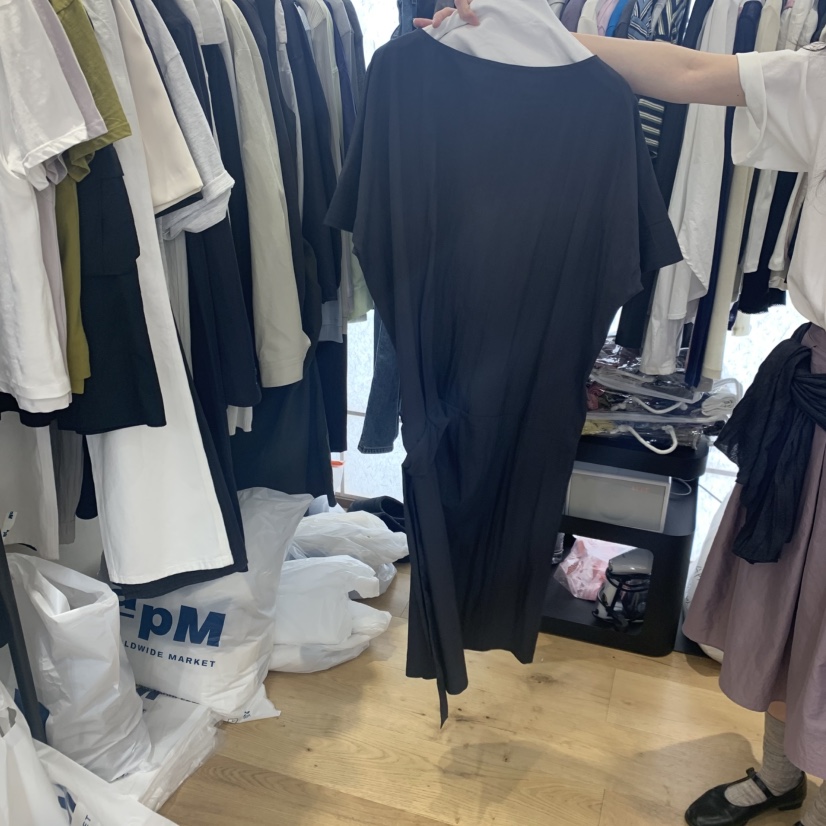 FLAT韓國代購女士新款26春夏休閑人氣熱賣時尚連衣裙褶皺FLAT連衣裙