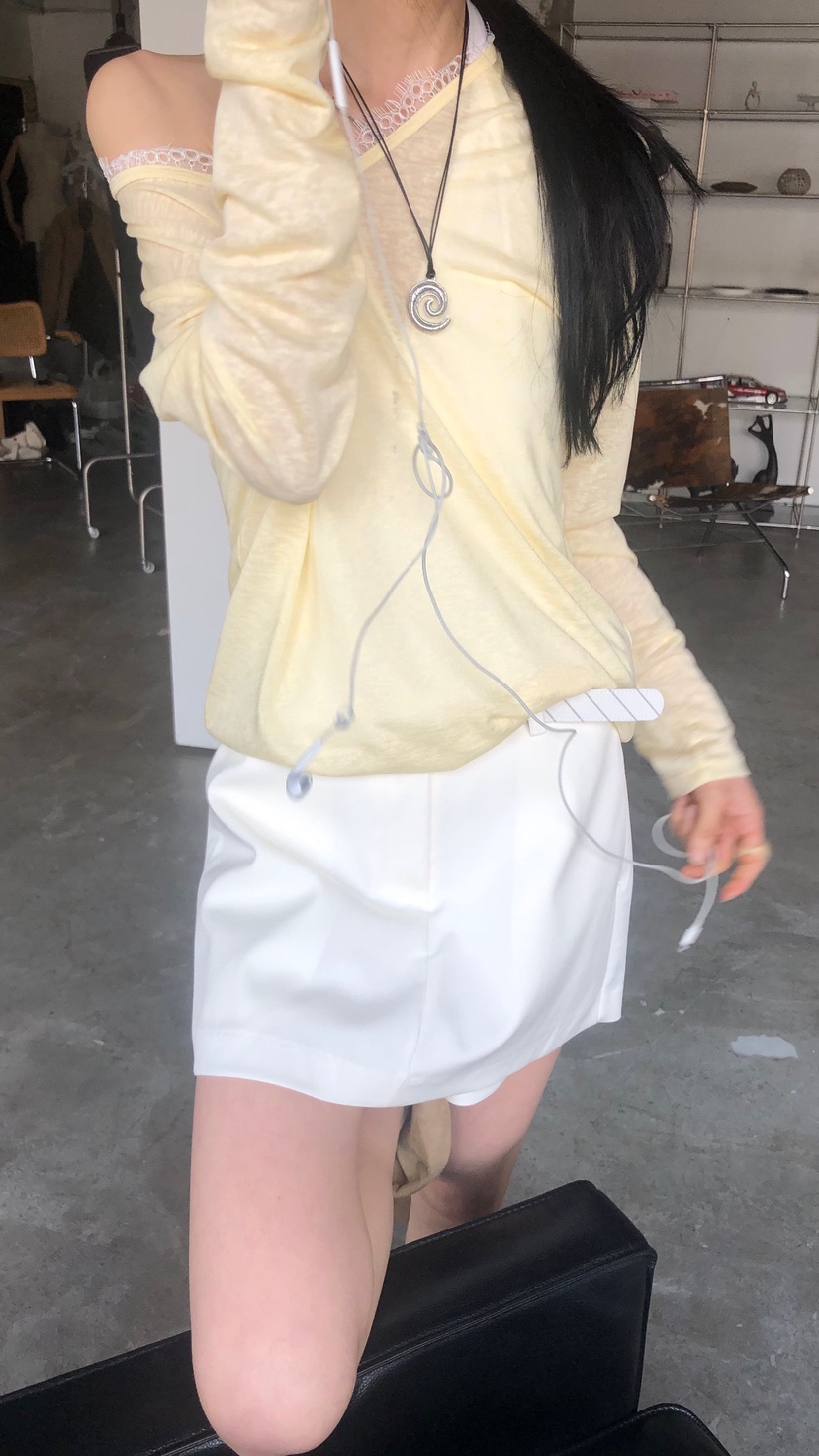 OVER RICH韓國東大門代購女士新款人氣26春夏長袖T恤V領蕾絲OVER RICH長袖T恤