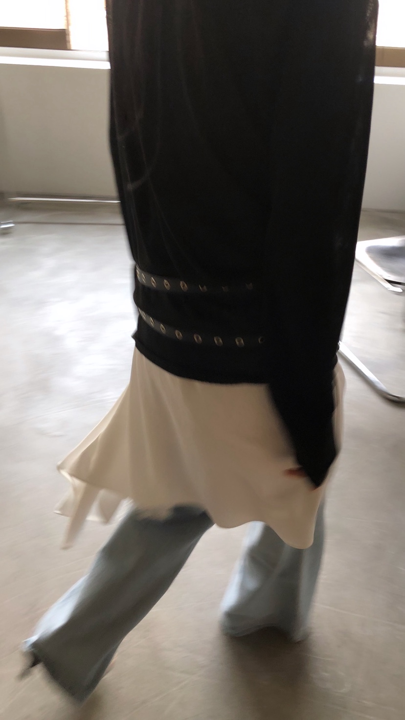 OVER RICH韓國東大門代購女士新款人氣26春夏長袖T恤V領蕾絲OVER RICH長袖T恤