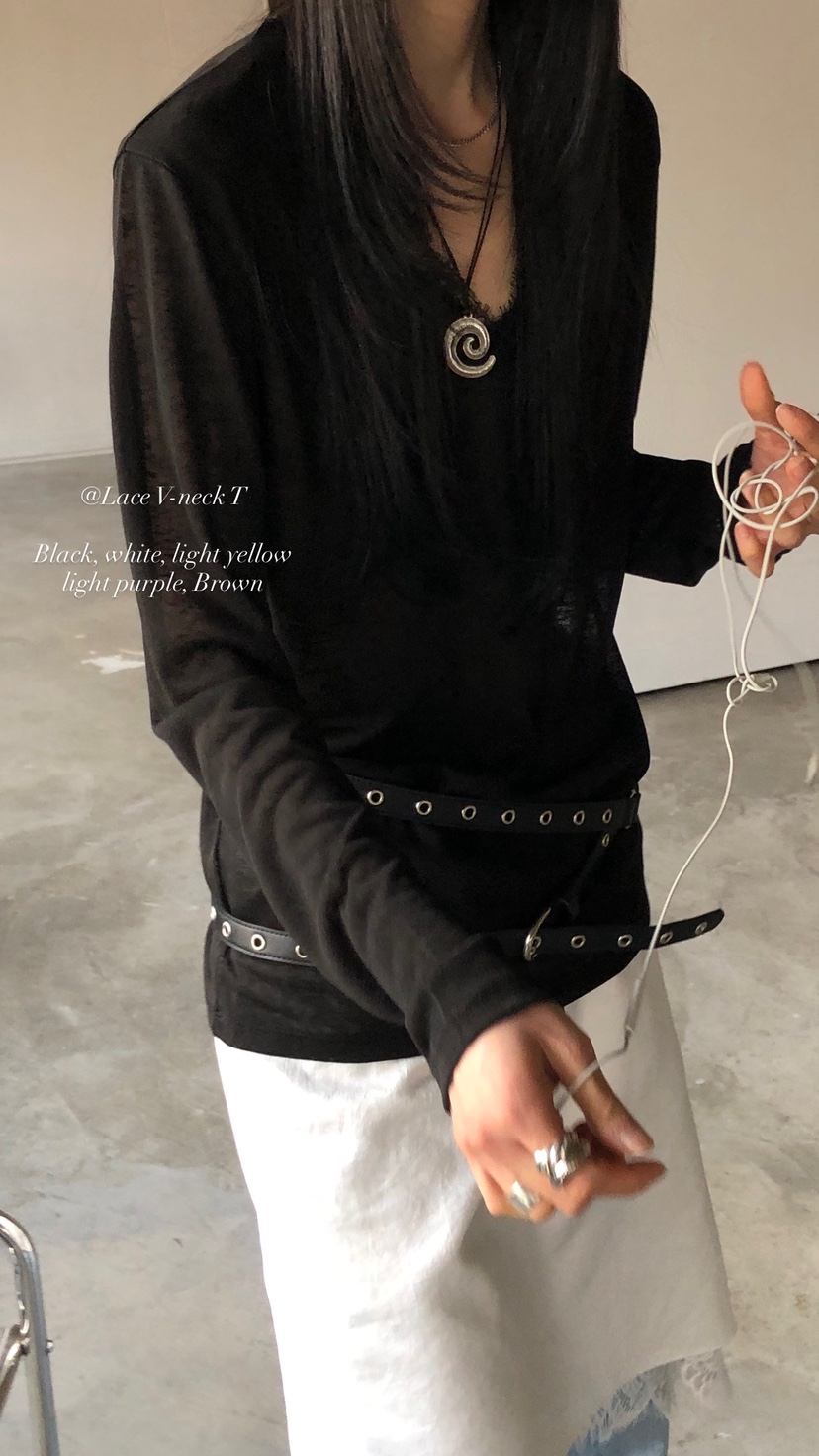 OVER RICH韓國東大門代購女士新款人氣26春夏長袖T恤V領蕾絲OVER RICH長袖T恤