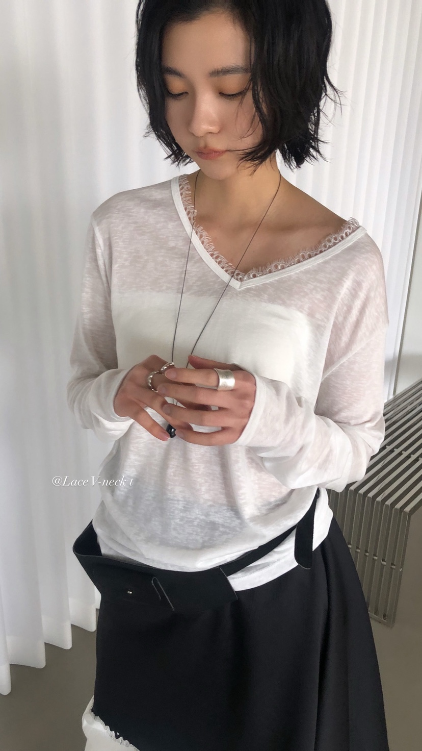 OVER RICH韓國東大門代購女士新款人氣26春夏長袖T恤V領蕾絲OVER RICH長袖T恤