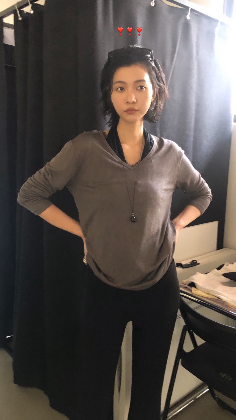 OVER RICH韓國東大門代購女士新款人氣26春夏長袖T恤V領蕾絲OVER RICH長袖T恤