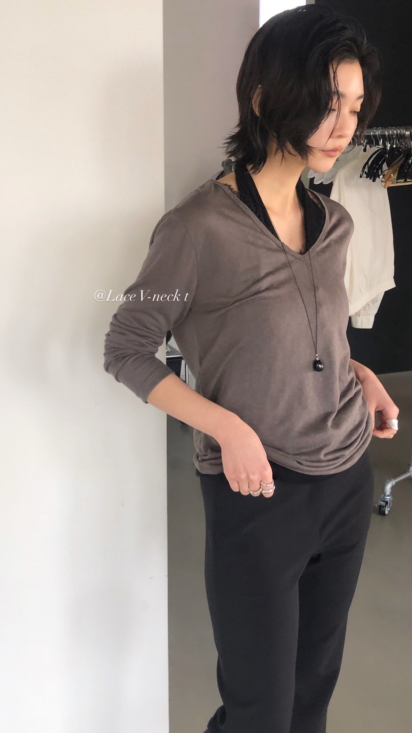 OVER RICH韓國東大門代購女士新款人氣26春夏長袖T恤V領蕾絲OVER RICH長袖T恤