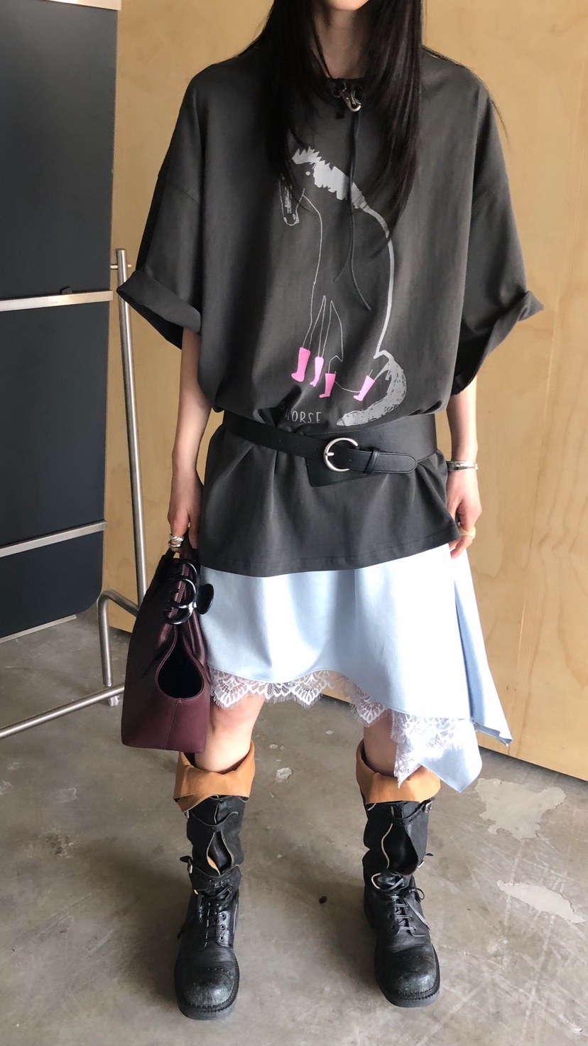 OVER RICH韓國東大門直郵女士新款推薦時尚熱賣休閑人氣T恤OVER RICHT恤