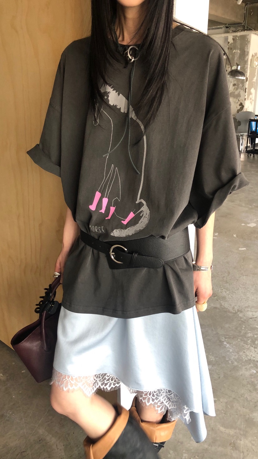 OVER RICH韓國東大門直郵女士新款推薦時尚熱賣休閑人氣T恤OVER RICHT恤