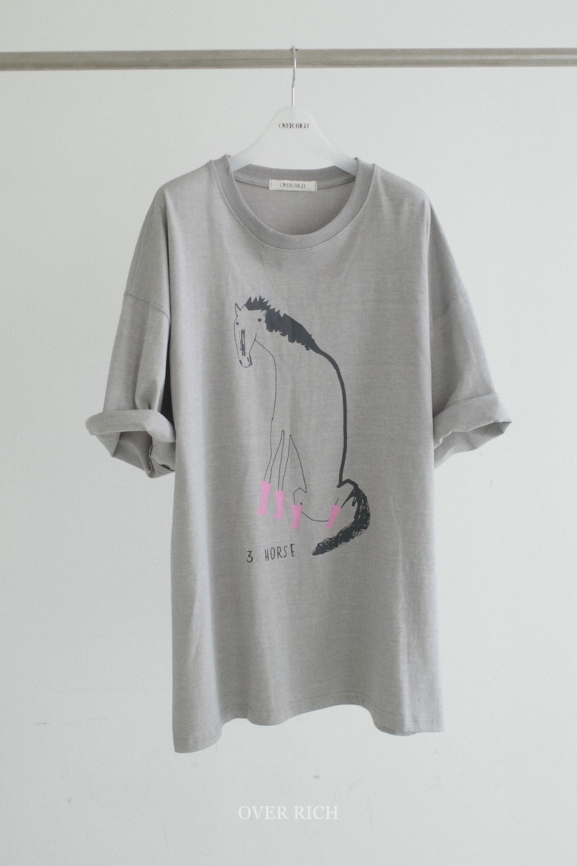 OVER RICH韓國東大門直郵女士新款推薦時尚熱賣休閑人氣T恤OVER RICHT恤圖色2