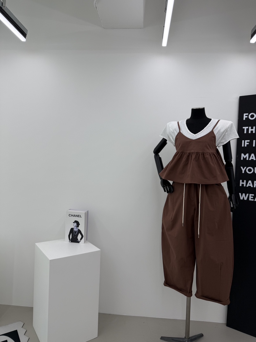 RED-A韓國東大門代購女裝新品推薦職業人氣吊帶背心荷葉邊RED-A吊帶/背心